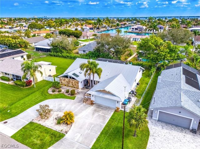 3819 SE 18th PL, Cape Coral, FL 33904