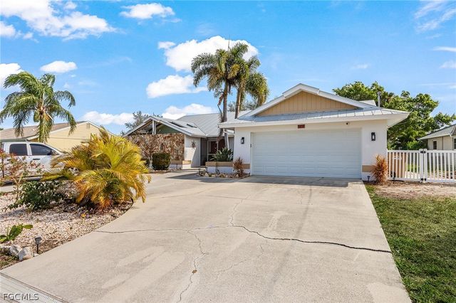 3819 SE 18th PL, Cape Coral, FL 33904