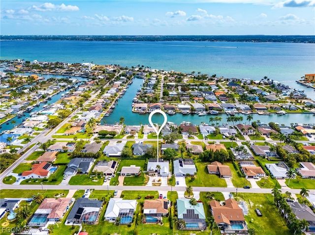 3819 SE 18th PL, Cape Coral, FL 33904