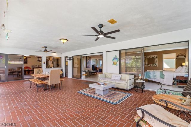 3819 SE 18th PL, Cape Coral, FL 33904