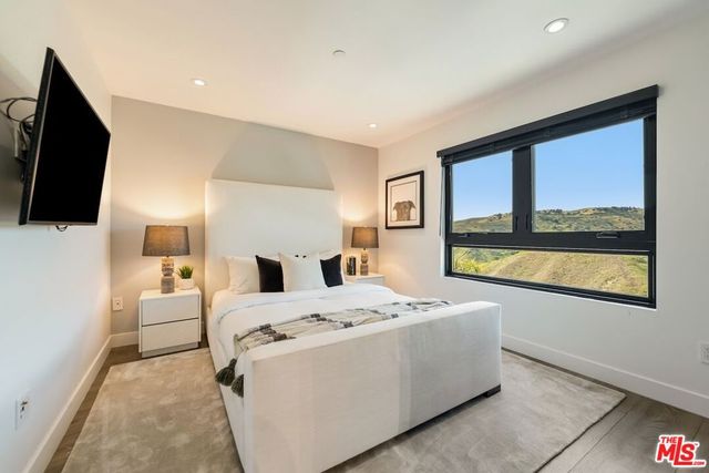 26029 Farmfield Road, Calabasas, CA 91302