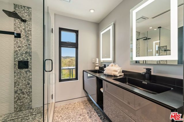 26029 Farmfield Road, Calabasas, CA 91302