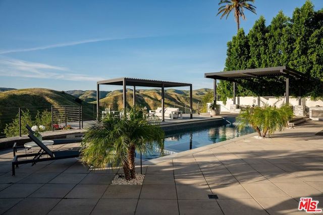 26029 Farmfield Road, Calabasas, CA 91302