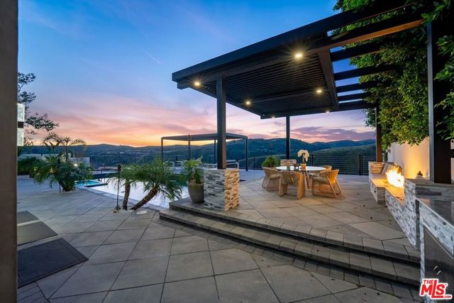 26029 Farmfield Road, Calabasas, CA 91302
