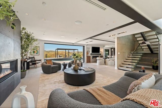 26029 Farmfield Road, Calabasas, CA 91302