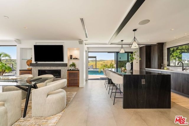 26029 Farmfield Road, Calabasas, CA 91302