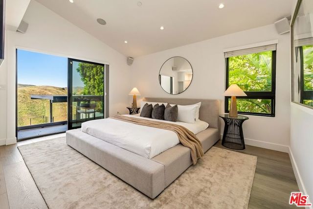 26029 Farmfield Road, Calabasas, CA 91302