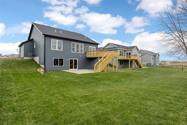 614 Grey Slate Drive SW, Cedar Rapids, IA 52404