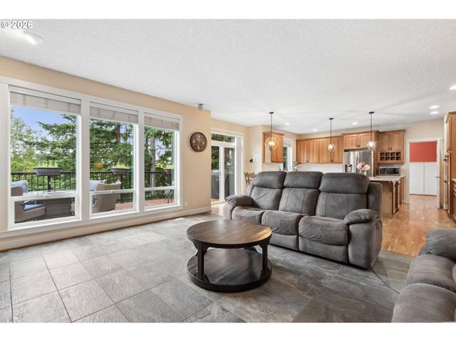 2280 CRESTVIEW Dr, West Linn, OR 97068