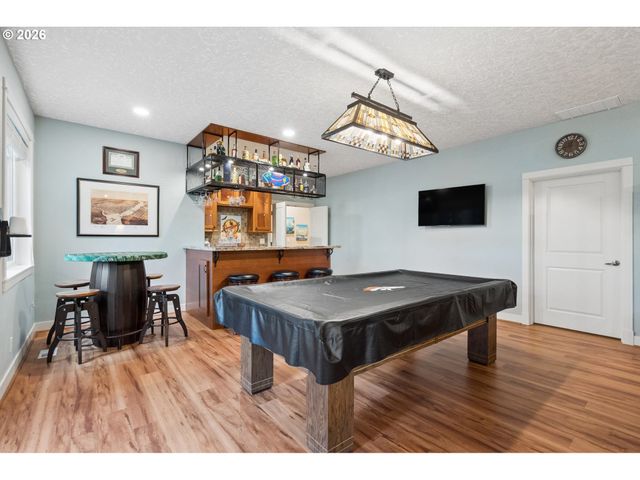 2280 CRESTVIEW Dr, West Linn, OR 97068
