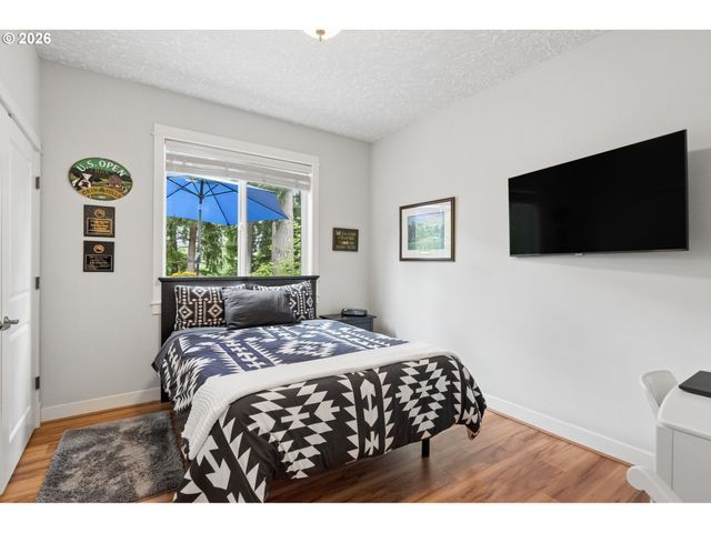 2280 CRESTVIEW Dr, West Linn, OR 97068