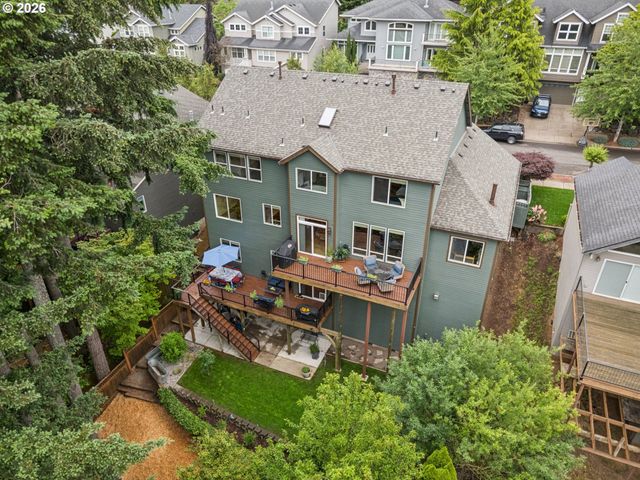 2280 CRESTVIEW Dr, West Linn, OR 97068