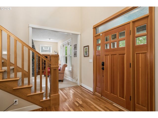2280 CRESTVIEW Dr, West Linn, OR 97068