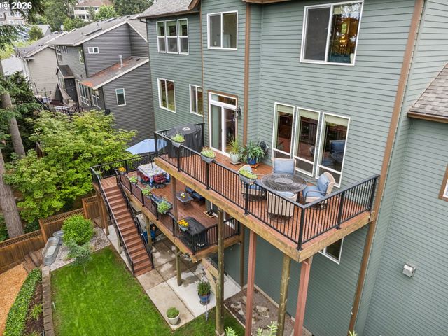 2280 CRESTVIEW Dr, West Linn, OR 97068