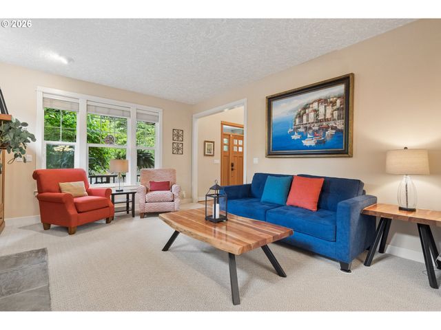 2280 CRESTVIEW Dr, West Linn, OR 97068