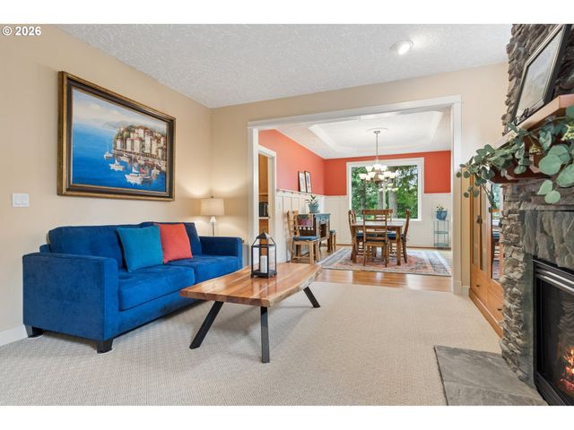 2280 CRESTVIEW Dr, West Linn, OR 97068
