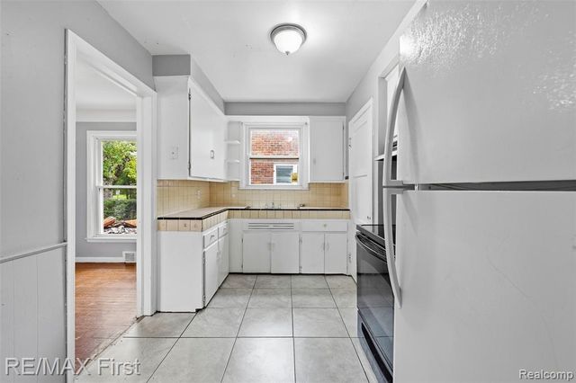 12811 Abington Avenue, Detroit, MI 48227