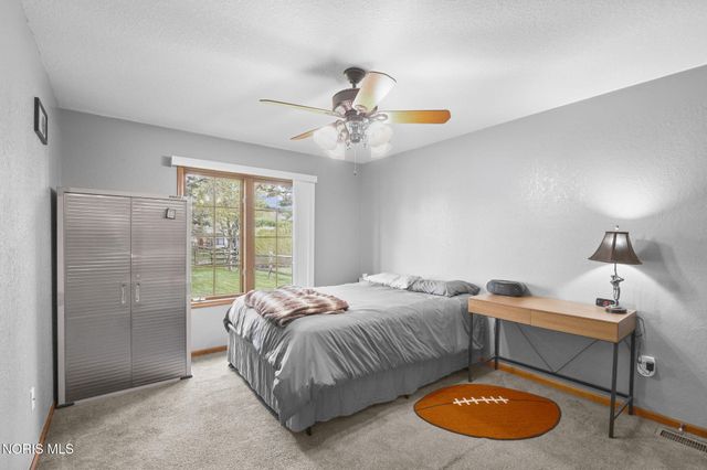 432 Hickory Lane, Waterville, OH 43566