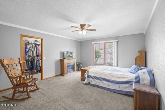 432 Hickory Lane, Waterville, OH 43566