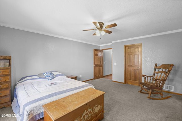 432 Hickory Lane, Waterville, OH 43566