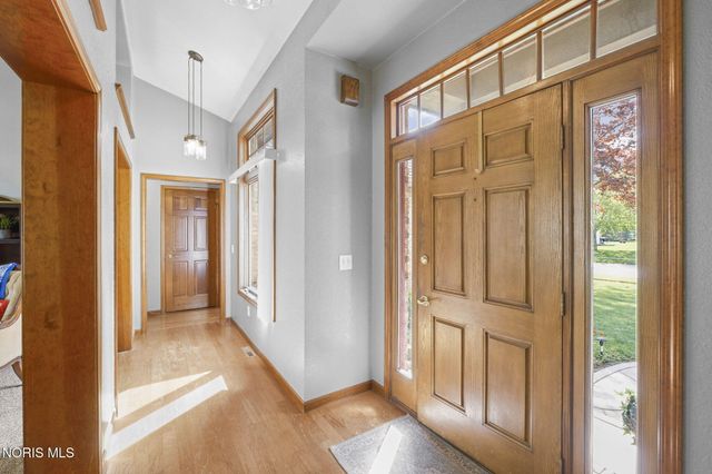 432 Hickory Lane, Waterville, OH 43566