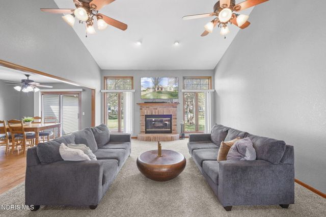 432 Hickory Lane, Waterville, OH 43566