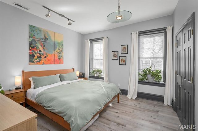 2206 Victor Street, St Louis, MO 63104