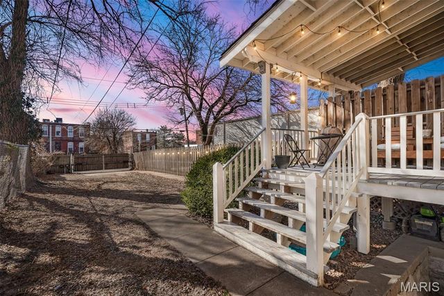 2206 Victor Street, St Louis, MO 63104