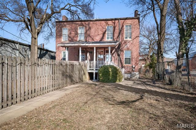 2206 Victor Street, St Louis, MO 63104