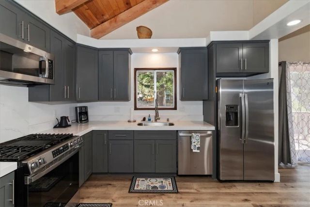 30573 Live Oak, Running Springs, CA 92382