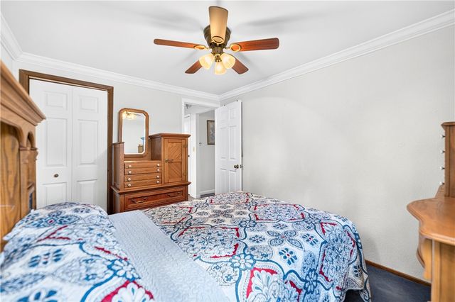 22 Pearl Aly, Monongahela, PA 15063