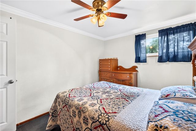 22 Pearl Aly, Monongahela, PA 15063