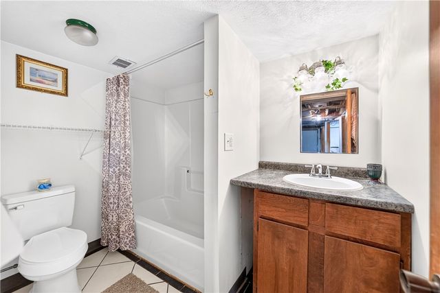 22 Pearl Aly, Monongahela, PA 15063