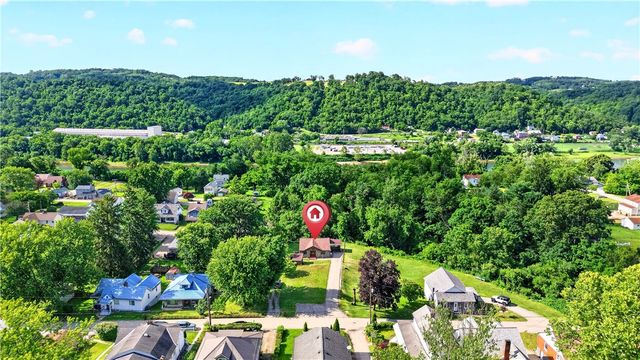 22 Pearl Aly, Monongahela, PA 15063
