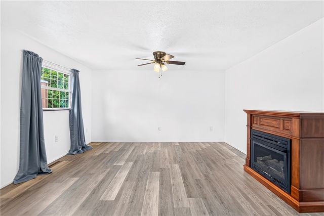 22 Pearl Aly, Monongahela, PA 15063