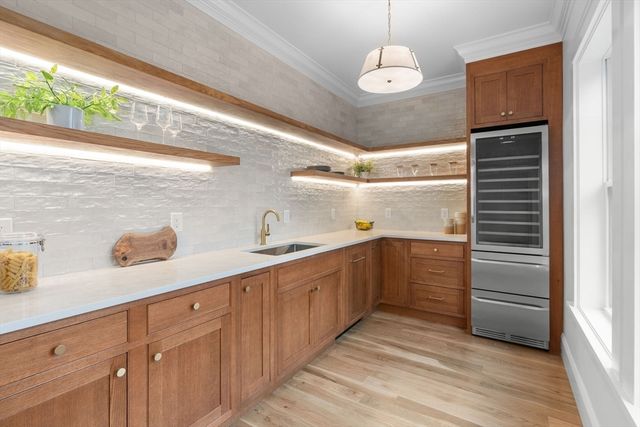 82 Deer Path Ln, Weston, MA 02493
