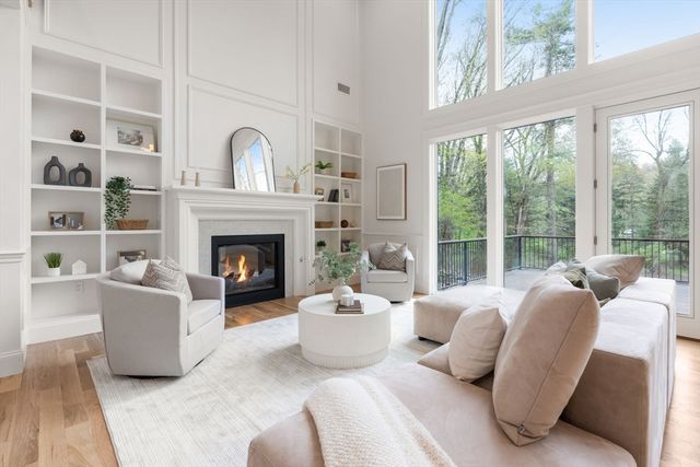 82 Deer Path Ln, Weston, MA 02493