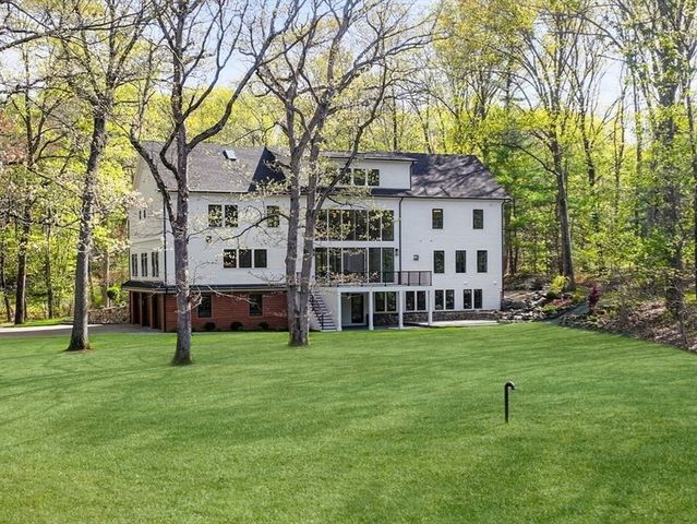 82 Deer Path Ln, Weston, MA 02493