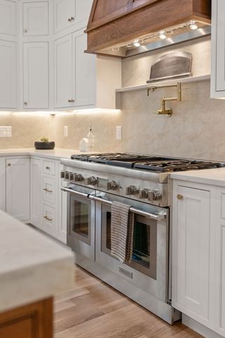 82 Deer Path Ln, Weston, MA 02493
