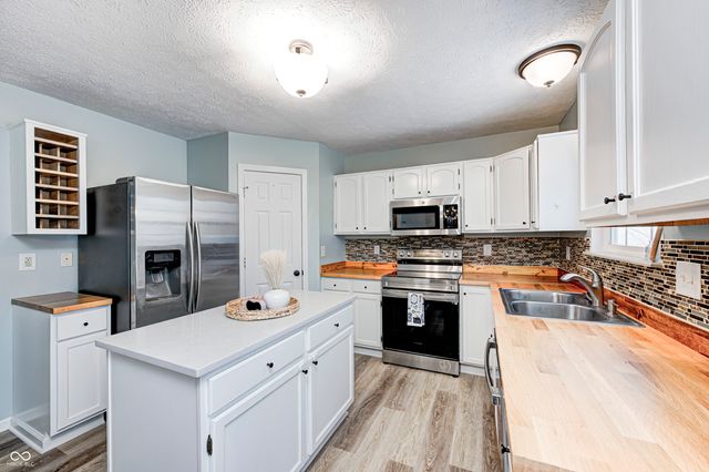 1920 Tourmaline Drive, Westfield, IN 46074