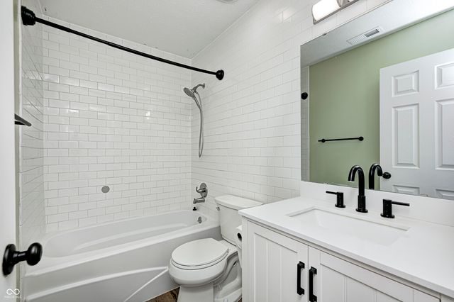 1920 Tourmaline Drive, Westfield, IN 46074