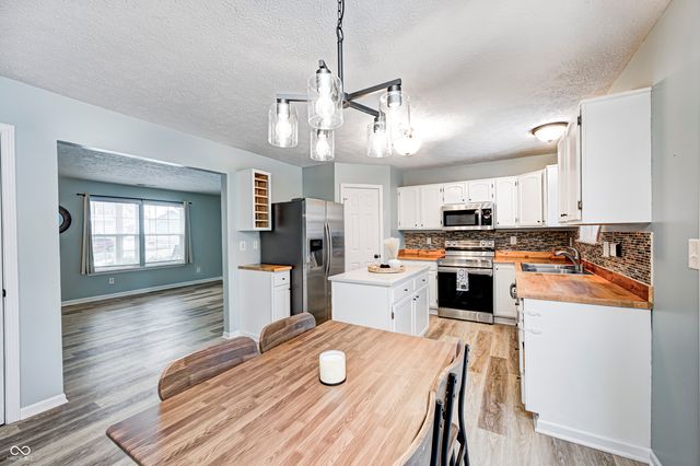 1920 Tourmaline Drive, Westfield, IN 46074