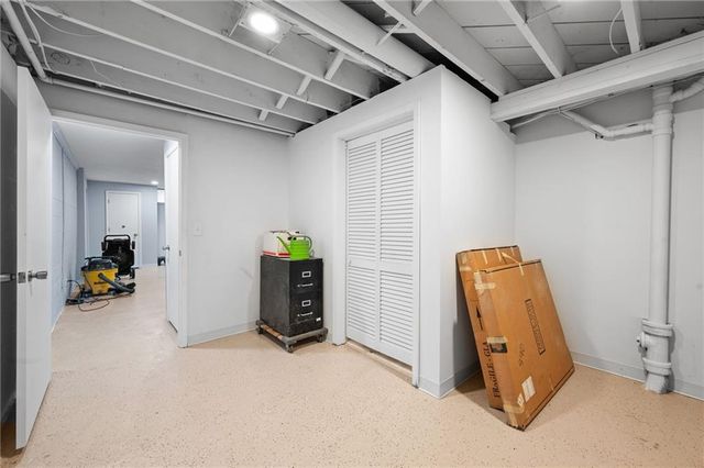 7101 Monroe Avenue, Kansas City, MO 64132