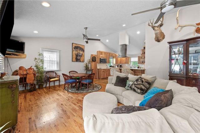 7101 Monroe Avenue, Kansas City, MO 64132