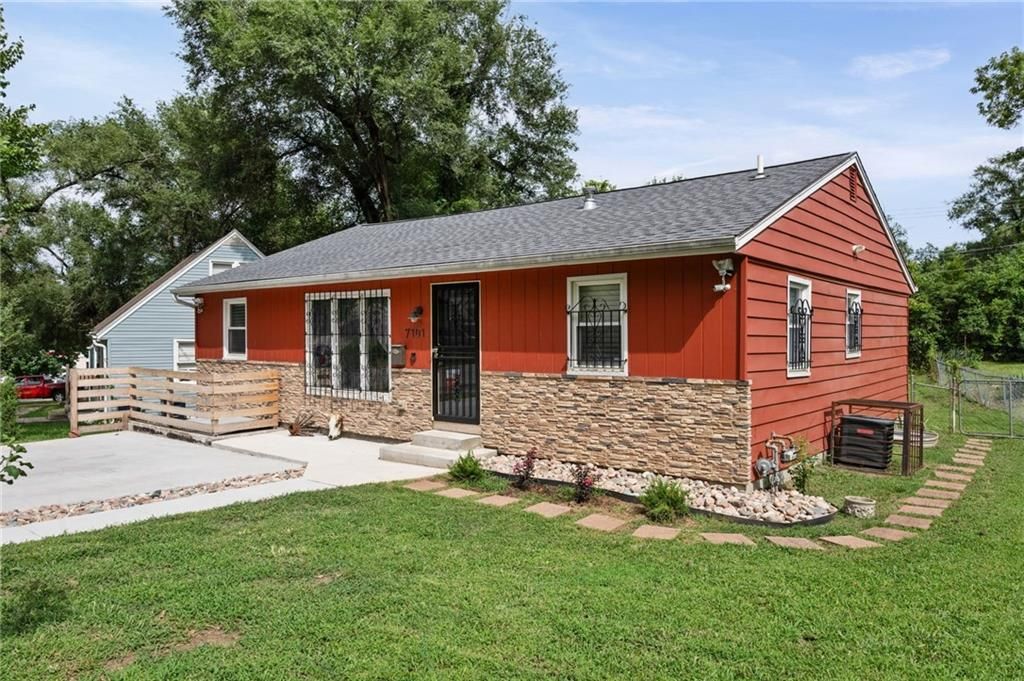 7101 Monroe Avenue, Kansas City, MO 64132