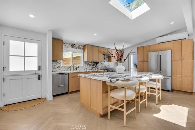 268 E Bay Street, Costa Mesa, CA 92627