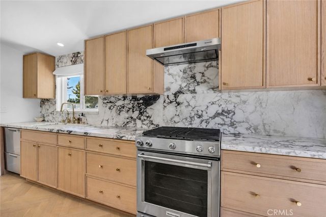268 E Bay Street, Costa Mesa, CA 92627