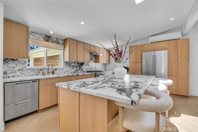 268 E Bay Street, Costa Mesa, CA 92627