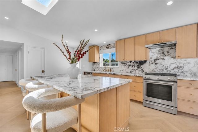 268 E Bay Street, Costa Mesa, CA 92627