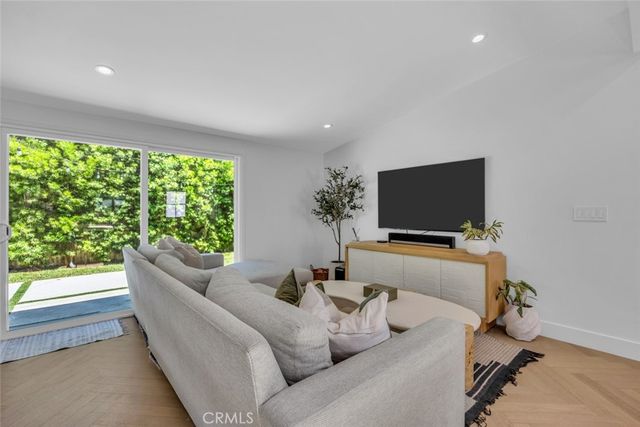 268 E Bay Street, Costa Mesa, CA 92627